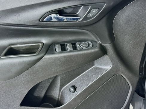 Used 2018 Chevrolet Equinox LT w/ Sun & Infotainment Package AWD/4WD image 17