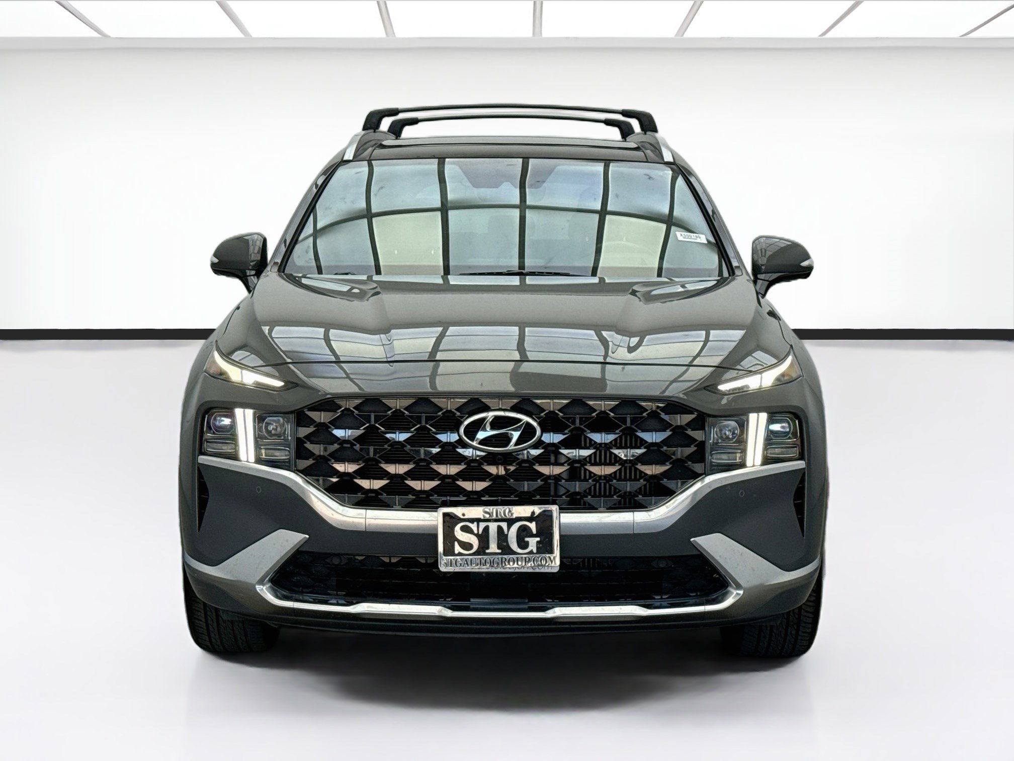 Used 2023 Hyundai Santa Fe Calligraphy FWD image 2