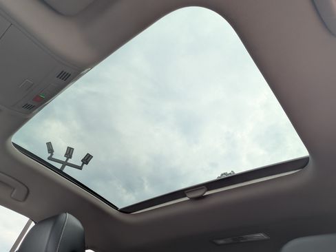 Used 2022 Volkswagen Jetta SE w/ Panoramic Sunroof Package FWD image 15