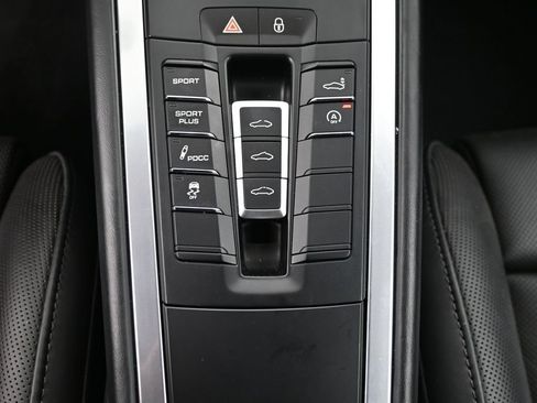 Certified 2015 Porsche 911 Carrera 4S AWD/4WD image 18