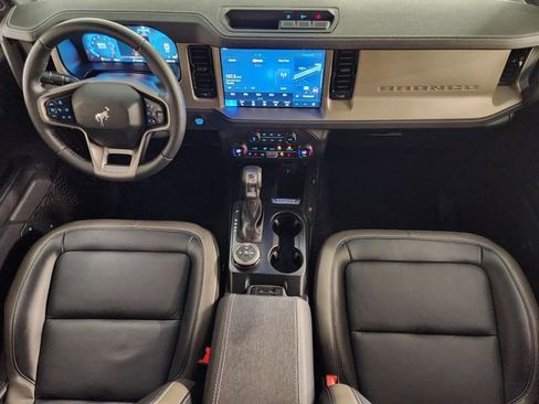 Used 2025 Ford Bronco Outer Banks AWD/4WD image 4