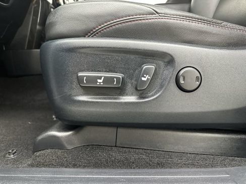Used 2021 Toyota 4Runner Venture AWD/4WD image 12