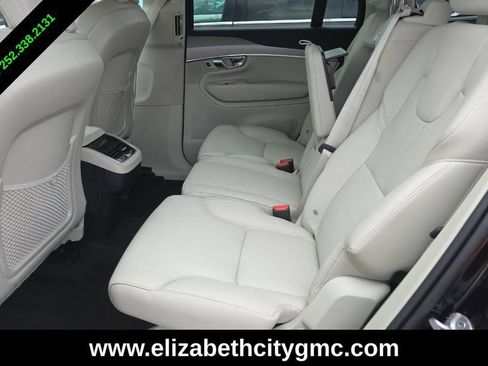 Used 2022 Volvo XC90 T5 Momentum AWD/4WD image 7