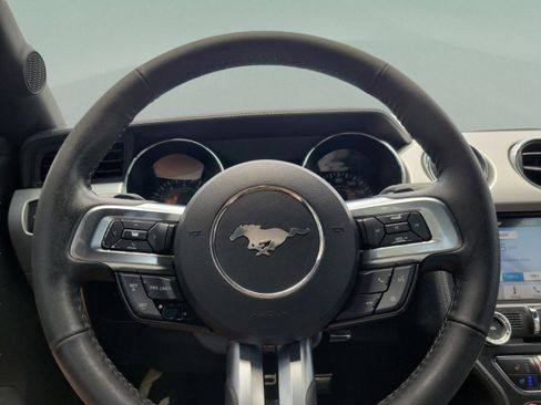 Used 2017 Ford Mustang Premium RWD image 18
