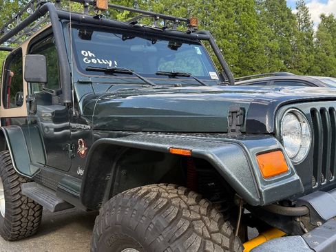 Used 2002 Jeep Wrangler Sahara AWD/4WD image 9