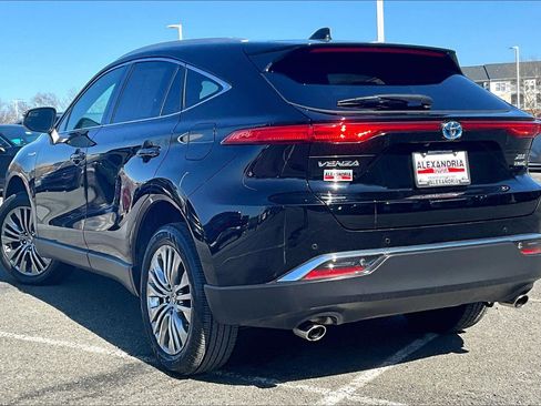 Used 2021 Toyota Venza XLE w/ Softex Package image 11