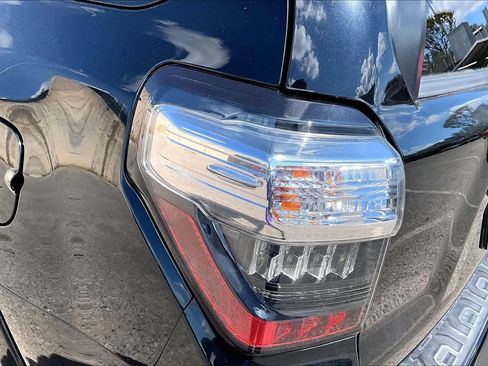 Used 2016 Toyota 4Runner SR5 RWD image 28