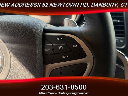 Used 2017 Jeep Grand Cherokee Limited AWD/4WD image 18