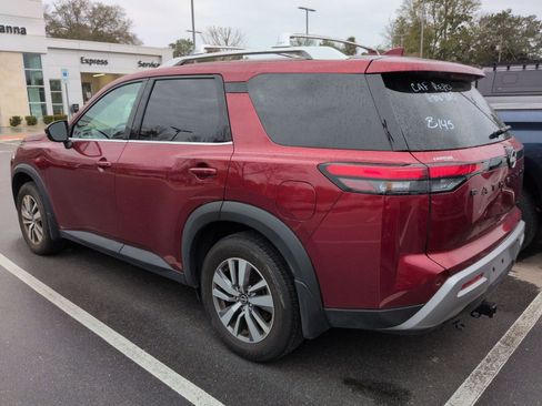 Used 2022 Nissan Pathfinder SL w/ SL Black Package image 4