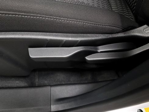Used 2026 Chevrolet Equinox LT FWD image 25