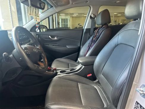 Used 2022 Hyundai Kona Limited AWD/4WD image 5