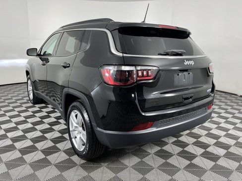 Used 2022 Jeep Compass Latitude FWD image 6