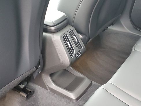 Certified 2025 BMW X1 xDrive28i w/ Technology Package image 25