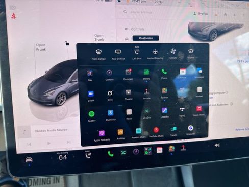 Used 2022 Tesla Model 3 Long Range AWD/4WD image 17