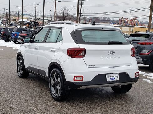 Used 2020 Hyundai Venue SEL w/ Convenience + Premium Package image 7