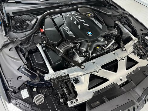 Used 2022 BMW 750i xDrive w/ Luxury Rear Seating Package image 50