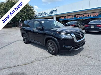 Used 2025 Nissan Pathfinder SV