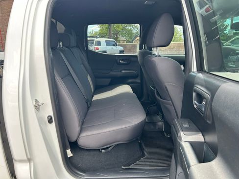 Used 2017 Toyota Tacoma TRD Sport w/ Tow Package (A/T) AWD/4WD image 26