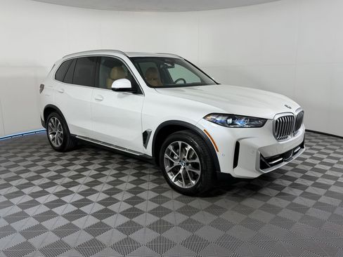 Certified 2024 BMW X5 sDrive40i w/ Premium Package image 7