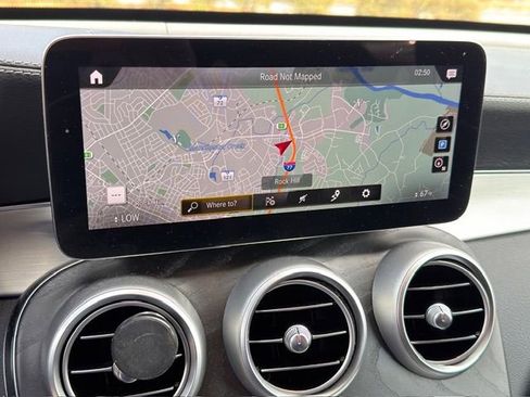 Used 2022 Mercedes-Benz GLC 300 4MATIC image 5