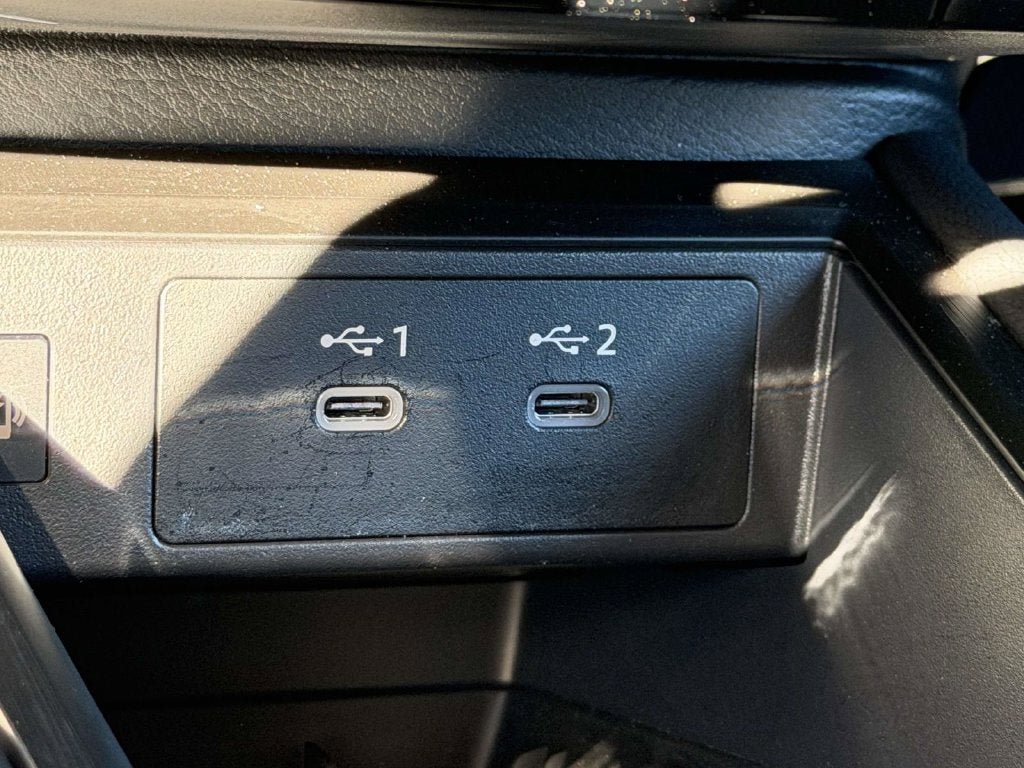 Certified 2025 Nissan Kicks SR AWD/4WD image 28