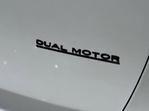 Used 2020 Tesla Model Y Long Range image 17