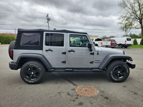 Used 2017 Jeep Wrangler Unlimited Sport w/ Quick Order Package 24S AWD/4WD image 19