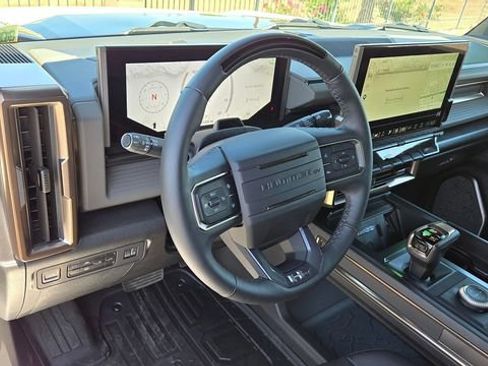 Used 2025 GMC Hummer EV 2X AWD/4WD image 9