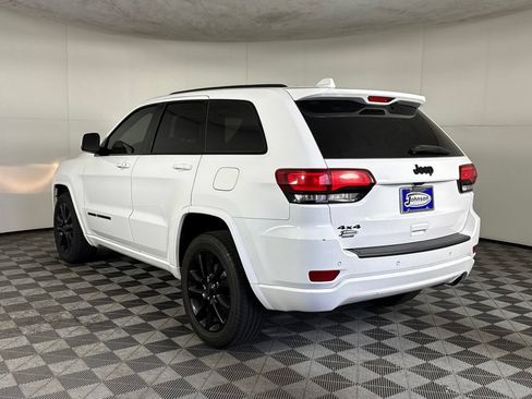Used 2020 Jeep Grand Cherokee Altitude AWD/4WD image 7