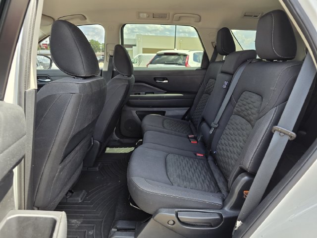 Used 2022 Nissan Pathfinder SV FWD image 16