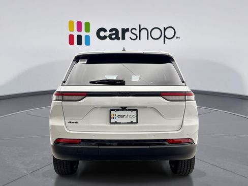 Used 2023 Jeep Grand Cherokee Altitude AWD/4WD image 4