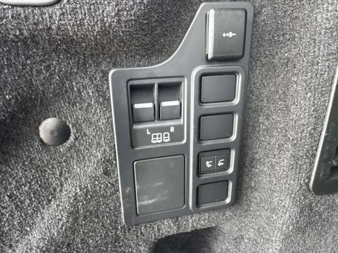 Used 2023 Land Rover Discovery S R-Dynamic AWD/4WD image 14