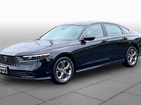 Used 2023 Honda Accord EX image 2