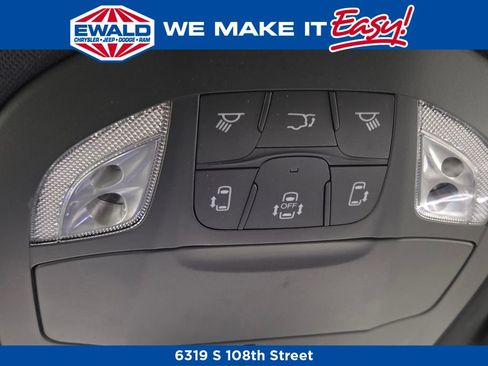 New 2026 Chrysler Pacifica Select image 24