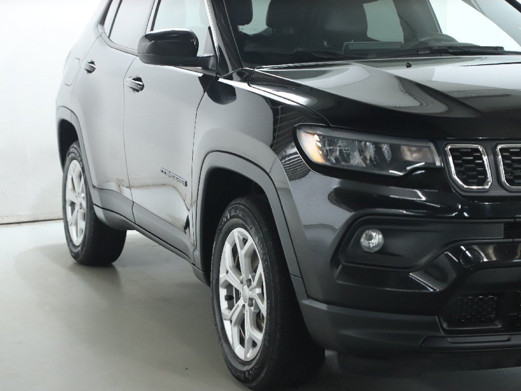 Used 2024 Jeep Compass Latitude AWD/4WD image 10
