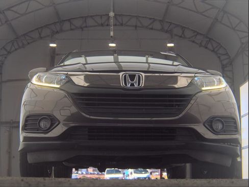 Used 2022 Honda HR-V EX image 2