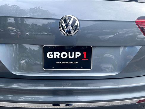 Used 2018 Volkswagen Tiguan SEL FWD image 33