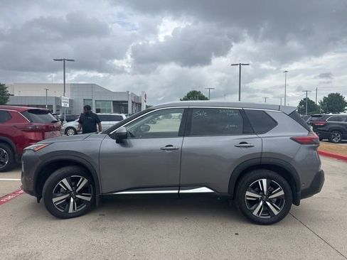 Used 2023 Nissan Rogue SL w/ SL Premium Package image 5