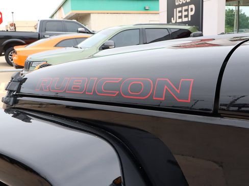 Used 2017 Jeep Wrangler Unlimited Rubicon image 23