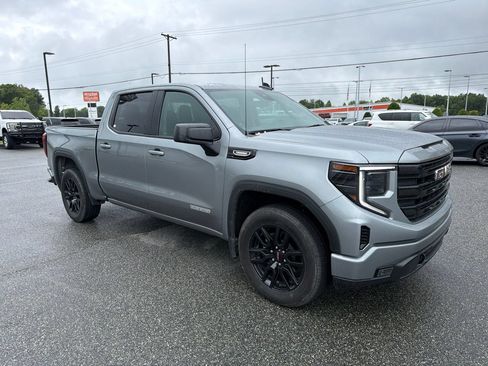 Used 2025 GMC Sierra 1500 Elevation AWD/4WD image 11