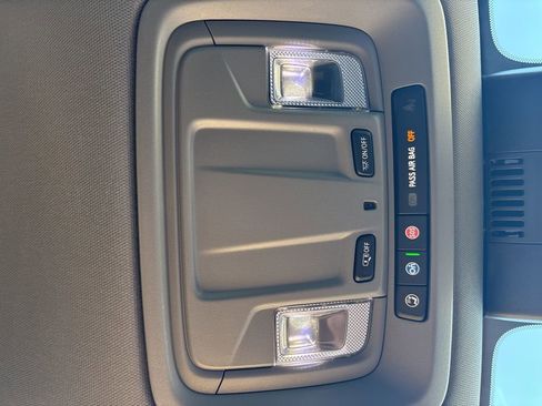 Used 2024 Chevrolet Silverado 1500 LT image 22