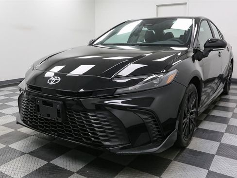 New 2026 Toyota Camry SE AWD/4WD image 4