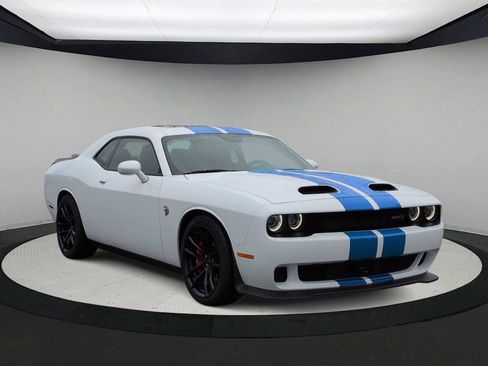 Used 2023 Dodge Challenger SRT Hellcat w/ Driver Convenience Group image 2