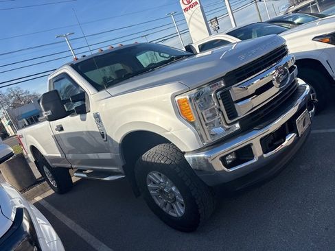 Used 2017 Ford F250 XLT w/ XLT Value Package image 2