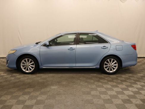 Used 2012 Toyota Camry XLE FWD image 2