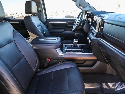 Used 2022 GMC Sierra 1500 SLT image 16