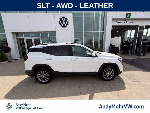 Used 2024 GMC Terrain SLT AWD/4WD image 5