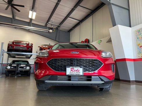 Used 2020 Ford Escape SE image 63