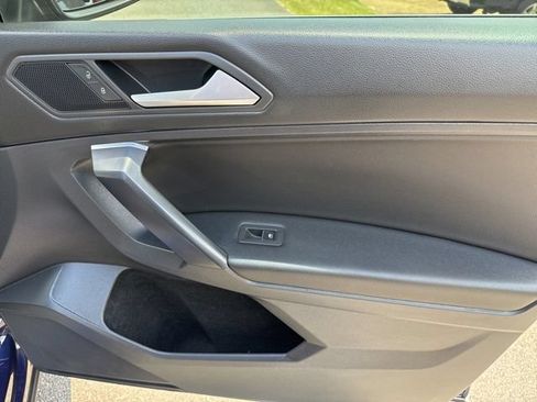 Used 2021 Volkswagen Tiguan SE w/ Panoramic Sunroof Package FWD image 29
