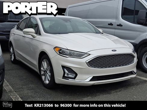 Used 2019 Ford Fusion Energi Titanium FWD image 1